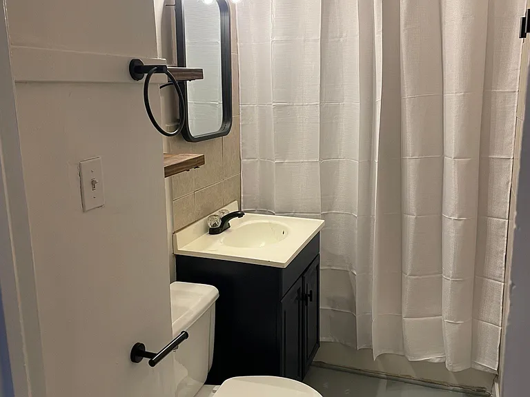 520 Crescent St NE #2 — Photo 12
