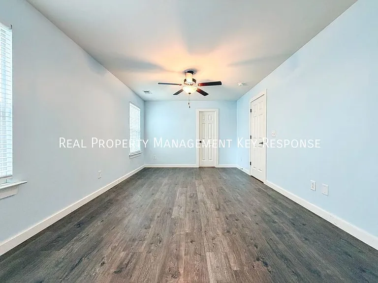 213 Emmett Dr — Photo 7