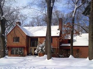 198 Park Dr, Springfield, MA 01106