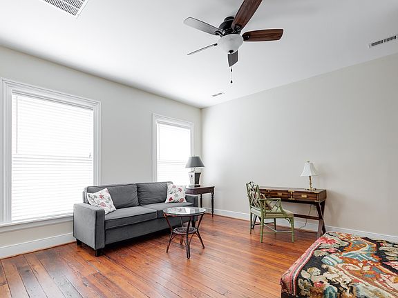 4th image of 2218 E Grace St #201