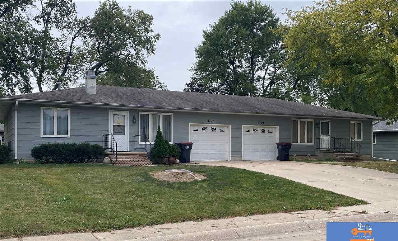 1717 1721 Jackson St Beatrice NE 68310 Zillow