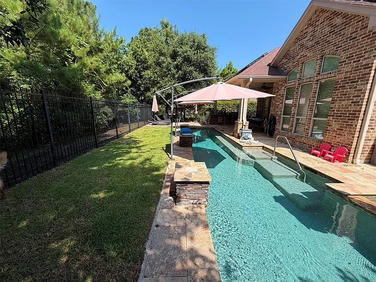 31 Woodglade Way — Photo 1