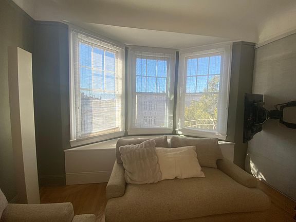4th image of 2815 Filbert St APT 104