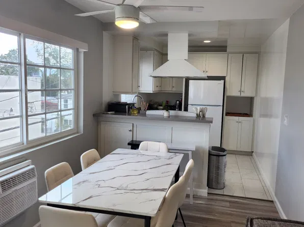 10949 Fruitland Dr APT 14, Studio City, CA 91604
