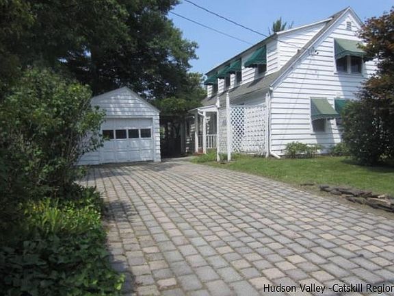 2nd image of 10 Lincoln Pl