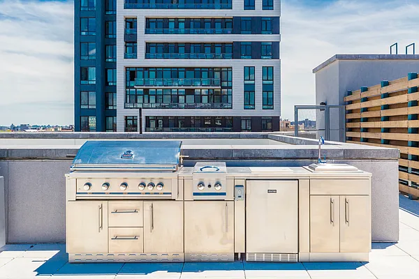 Rented by MNS | media 9