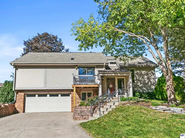 2003 S 139th Cir, Omaha, NE 68144