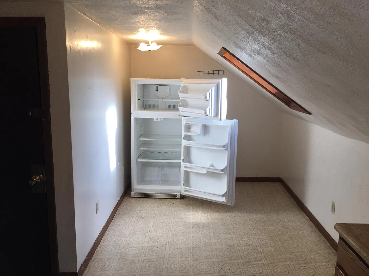 142 N Main St — Photo 2