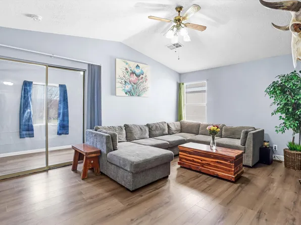 1020 Harrison Dr NE, Rio Rancho, NM 87144