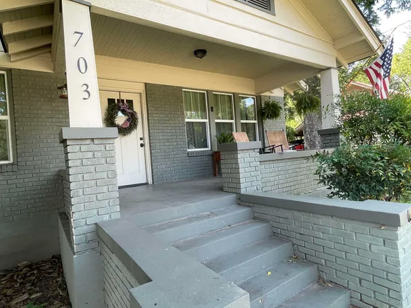 703 N Oak St, Morrilton, AR 72110