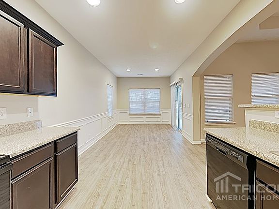 5th image of 1402 Halverson Dr