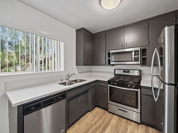 5th image of 1402 S Saltair Ave APT 5