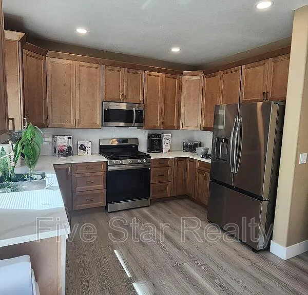 9539 Poplar Way — Photo 7