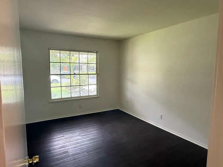 2718 N Linwood St — Photo 10