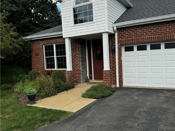 1502 Union Ct, Valencia, PA 16059
