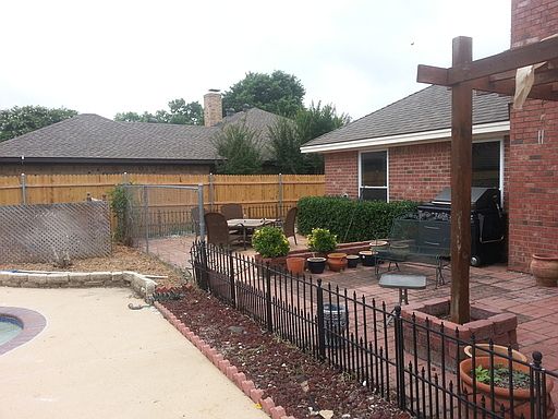 3rd image of 1609 Oak Creek Dr