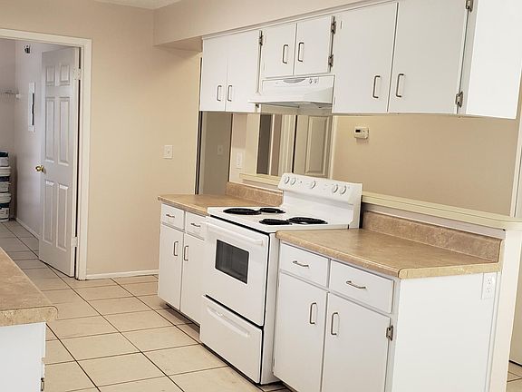 5th image of 1131 E Spruce St APT B