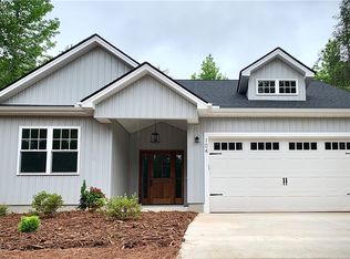 104 Player Ln, Westminster, SC 29693