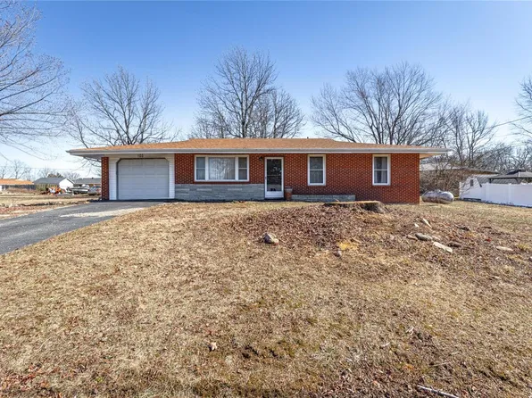 103 N High St, Dixon, MO 65459