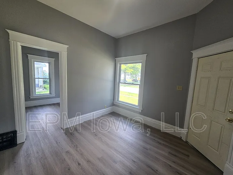 301 Leland Ave — Photo 5