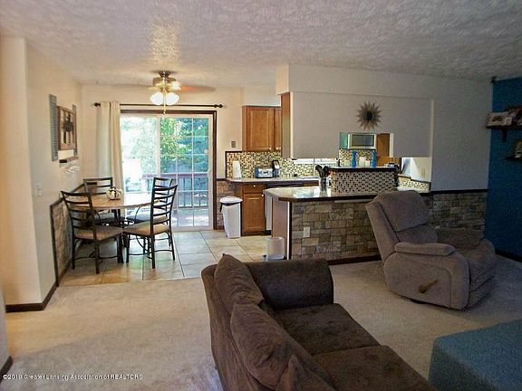 4th image of 5323 Catalpa Dr