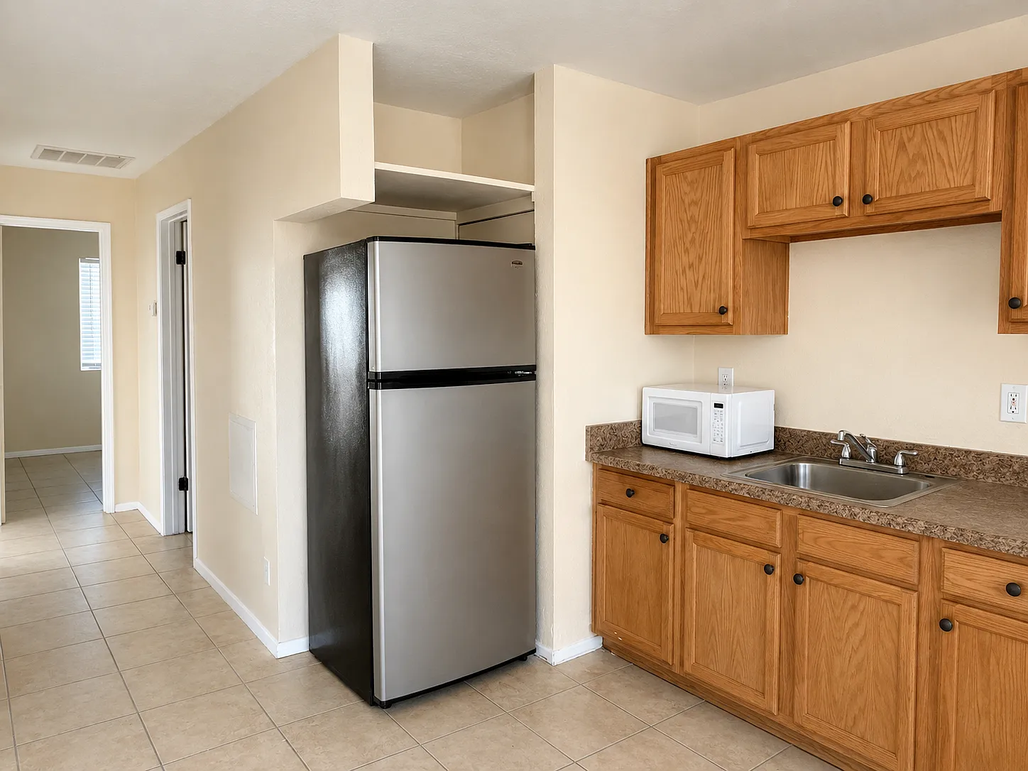 2 bed, 650 sqft, $995 — Photo 4