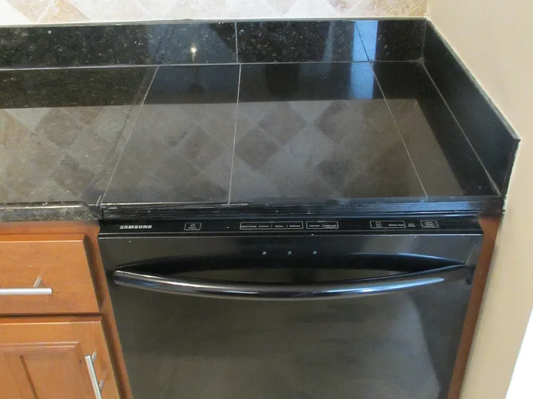 9S201 Lake Dr #2 — Photo 7
