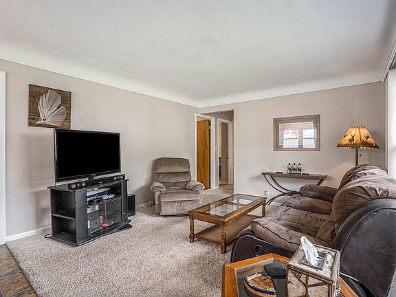 3rd image of 1308 Upland Dr