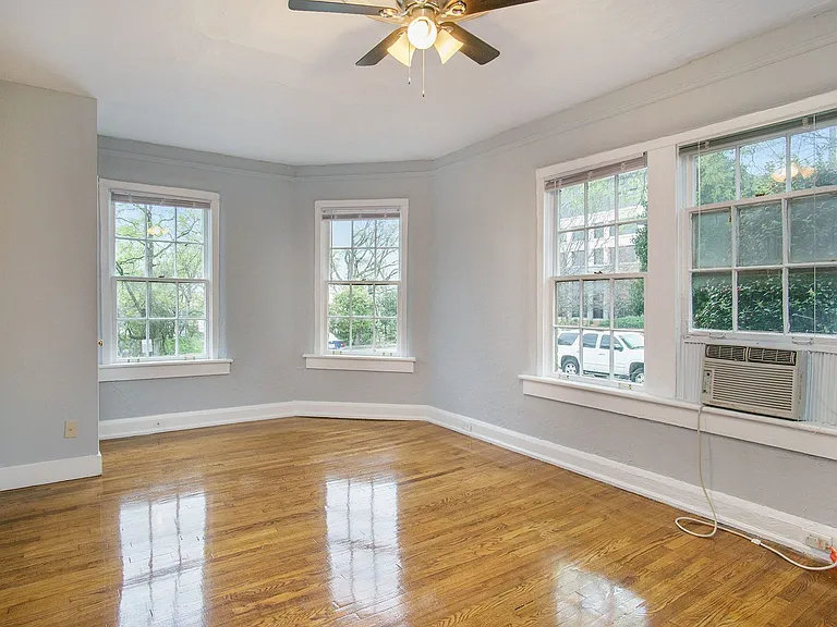 Sycamore Manor Apartments — Photo 13