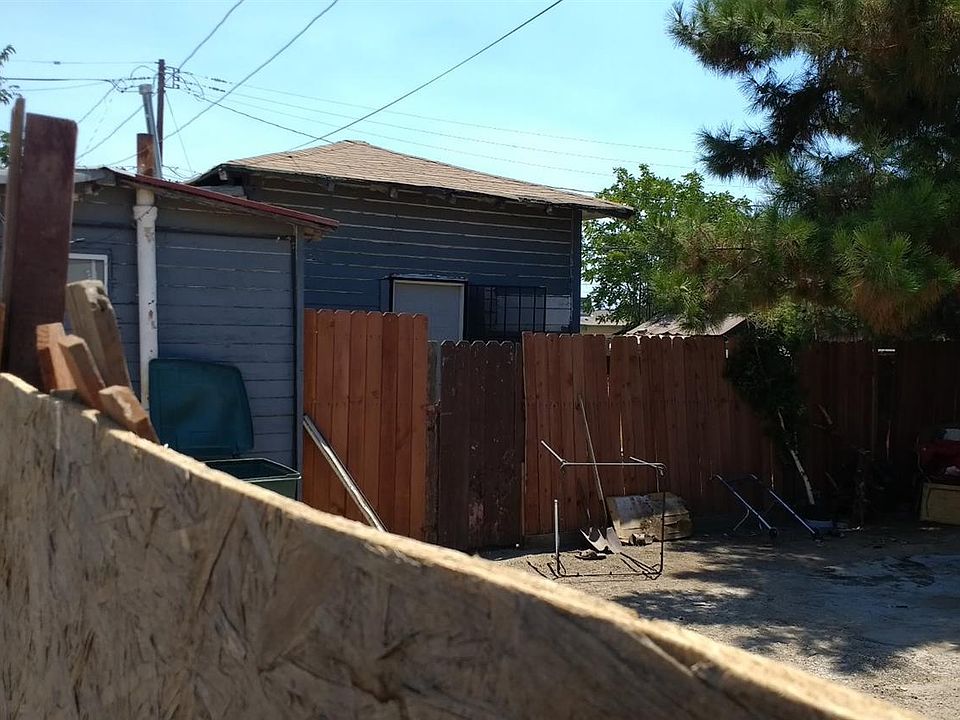 2nd image of 405 Whitlock St