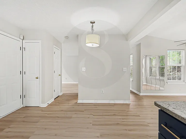 1090 Winter Park Ln — Photo 16