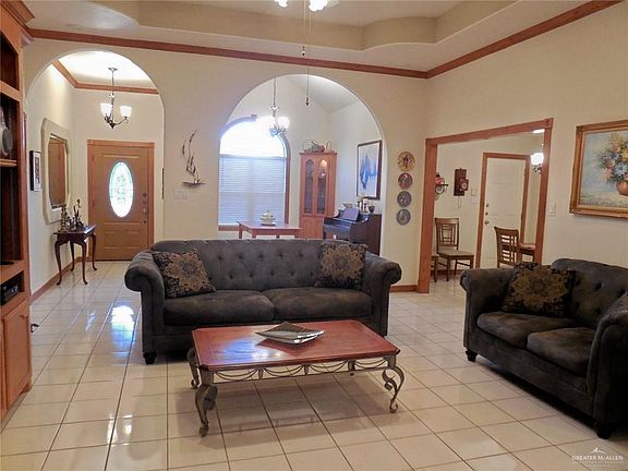 5th image of 3405 W Pelican Ave
