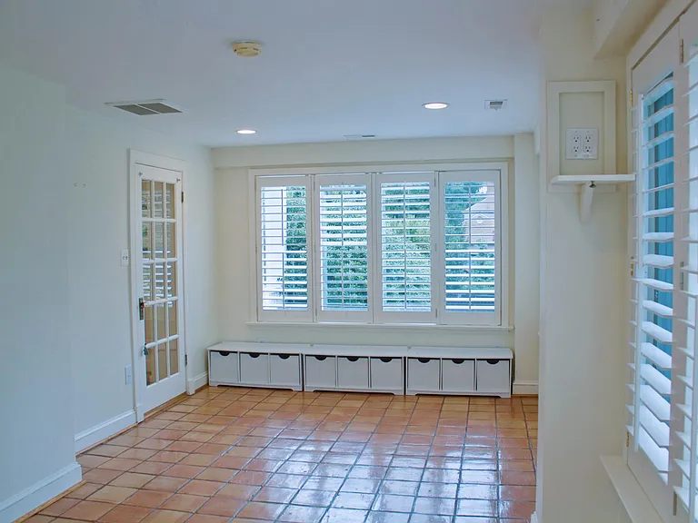 616 Walker Rd — Photo 12