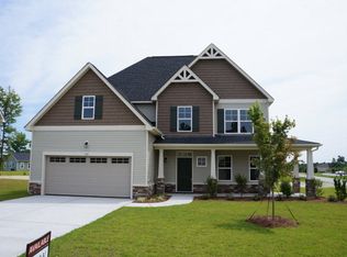 100 Pine Lake Dr, Maple Hill, NC 28454