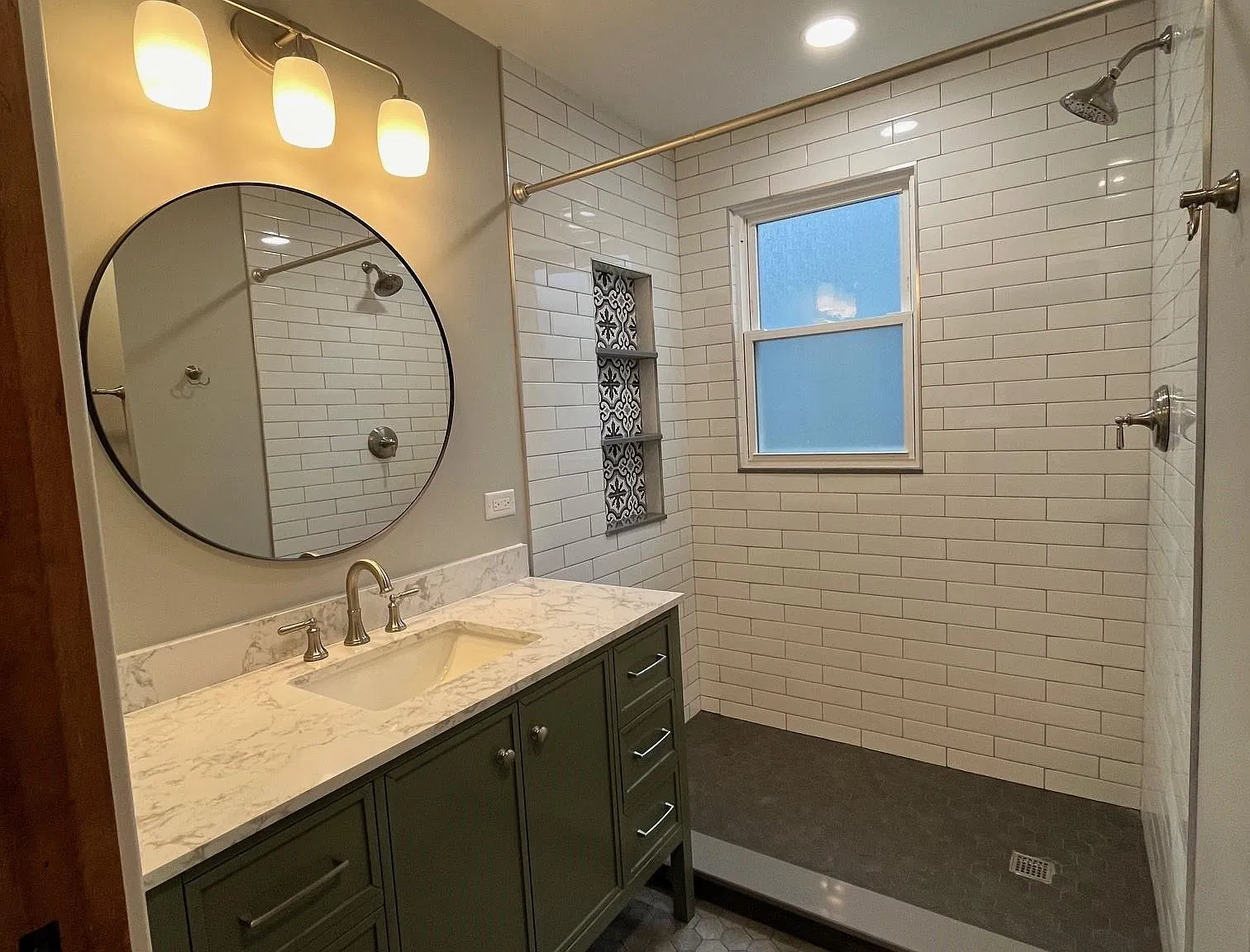 2 bed, 1210 sqft, $3,500 — Photo 3