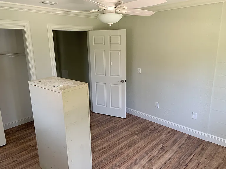 12236 Morton Ave — Photo 13