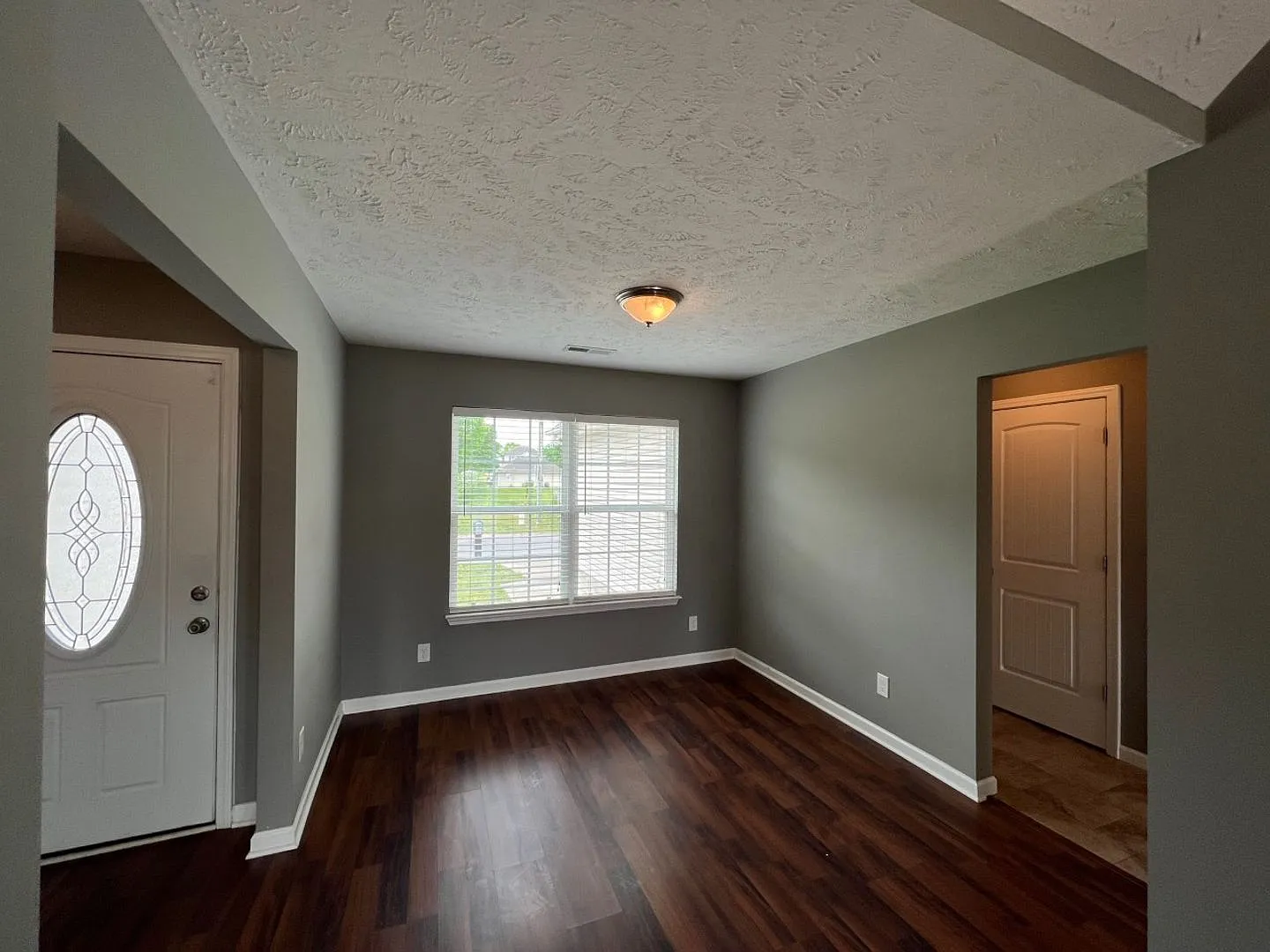Cute 3 BR 2 Bath Home in North Murfreesboro - HUGE Fenced in Backyard — Photo 4