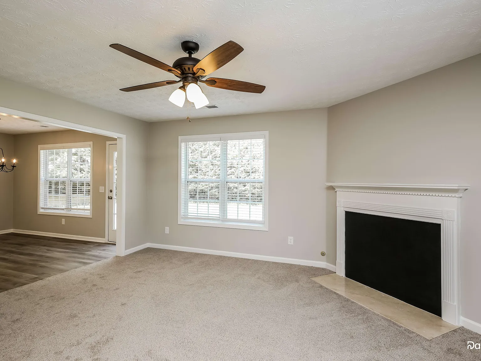 3 bed, 2.5 bath, 1690 sqft, $2,310 — Photo 4