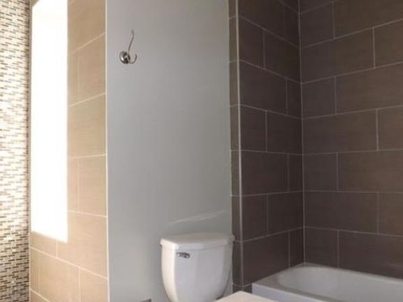 4th image of 2344 N Park Ave