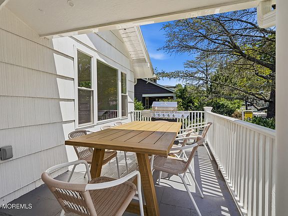 3rd image of 521 Myrtle Avenue