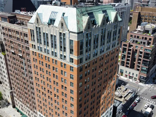 10 W Elm St, 10 W Elm St APT 801, Chicago, IL 60610