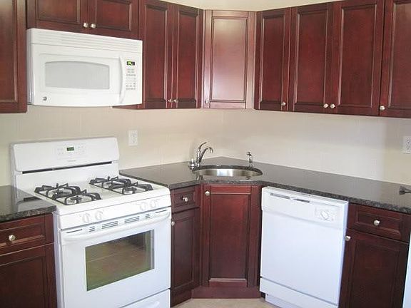 5th image of 11 Soundview Gdns APT D