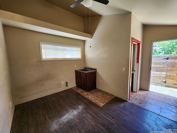 5th image of 215 FREDONIA ST