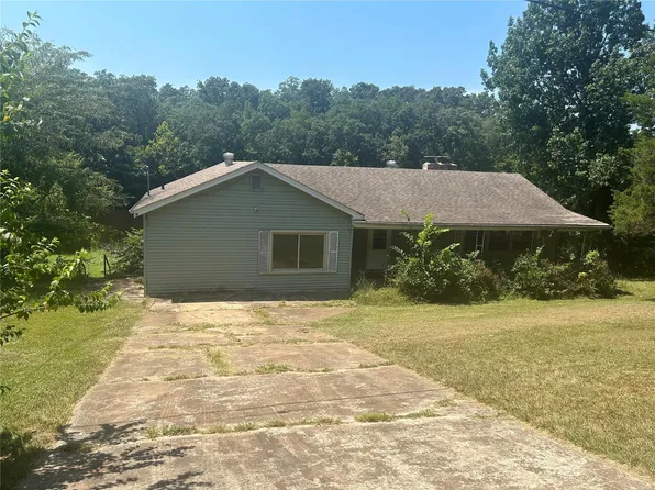 7463 Woodland Dr, Cedar Hill, MO 63016