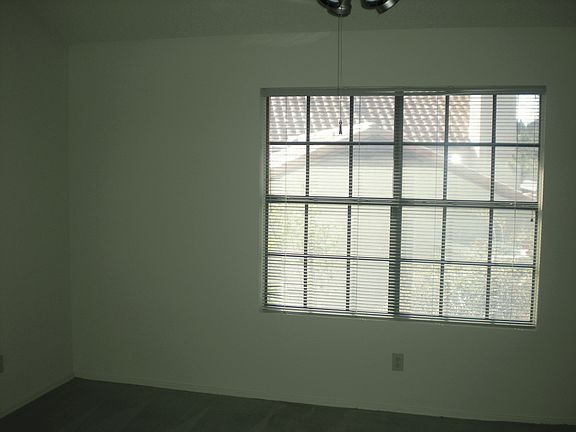 4th image of 921 W University Dr Unit 1054