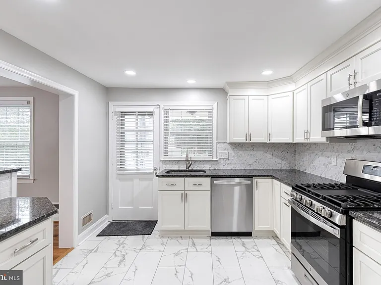 1517 Dellsway Rd — Photo 15