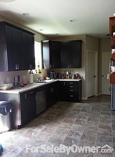 Kitchen
						:
						Stainlees Steel