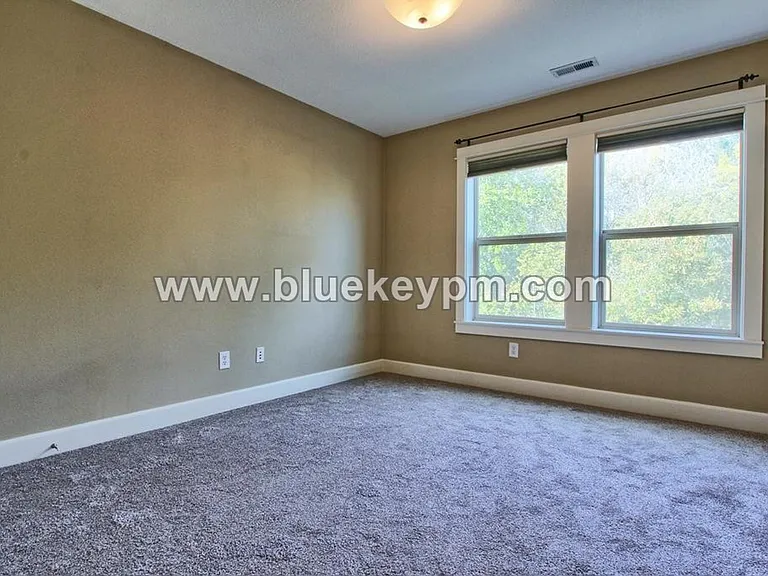 964 W S Cir — Photo 16