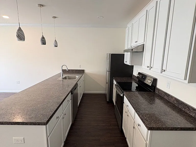 East Breeze — Photo 26