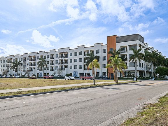 4th image of 312 23rd St #1B-1Ba-709Sqft